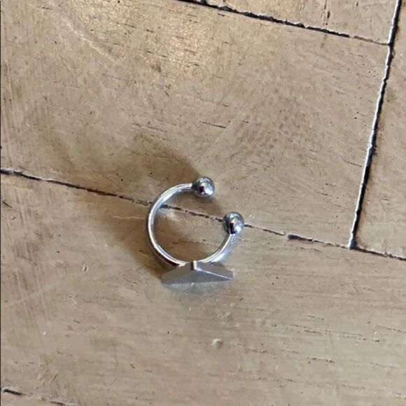 Silver Tone Triangle Earcuff - Picture 3 of 4